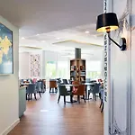 Ξενοδοχείο Jules Verne 4*