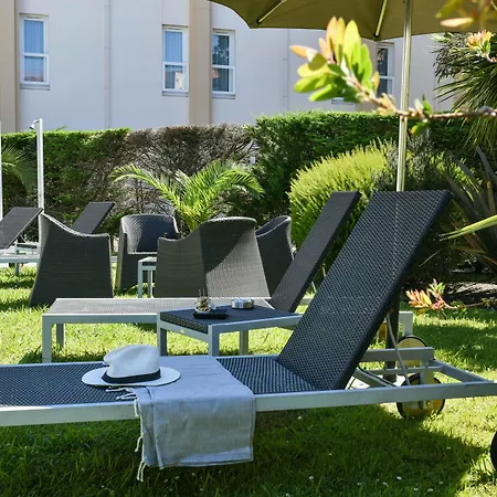 Jules Verne Hotel