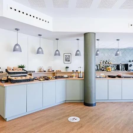 Jules Verne 4* بياريتز