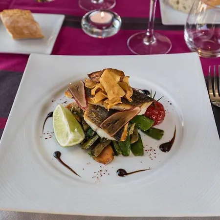 فندق Jules Verne 4*