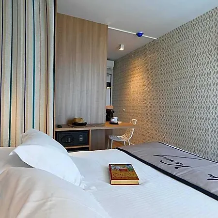 Jules Verne 4* Μπιαρίτζ