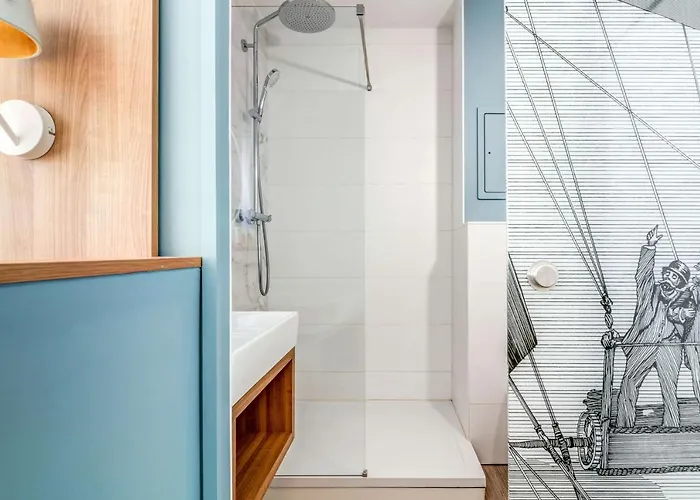 Отель Jules Verne