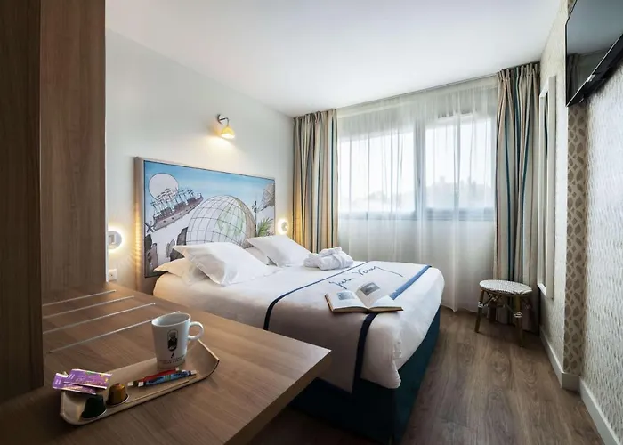 Отель Jules Verne 4*