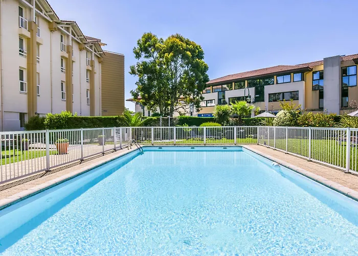 Отель Jules Verne