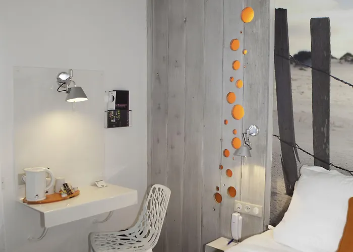 Отель Jules Verne 4*