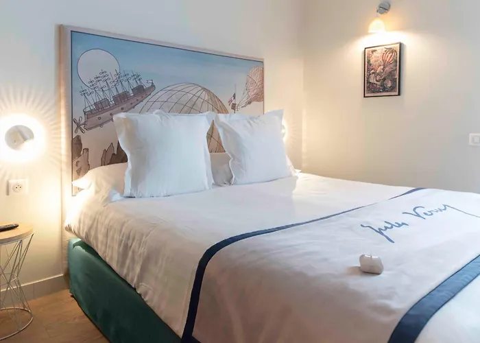 Jules Verne Hotel 4*